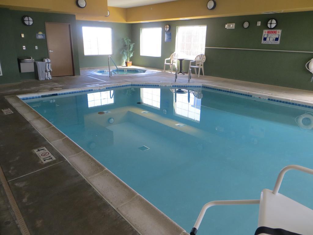 Days Inn By Wyndham Ellis Extérieur photo