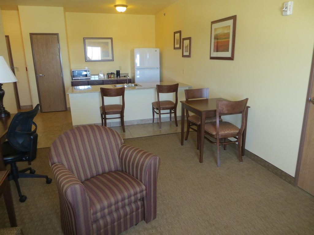 Days Inn By Wyndham Ellis Extérieur photo