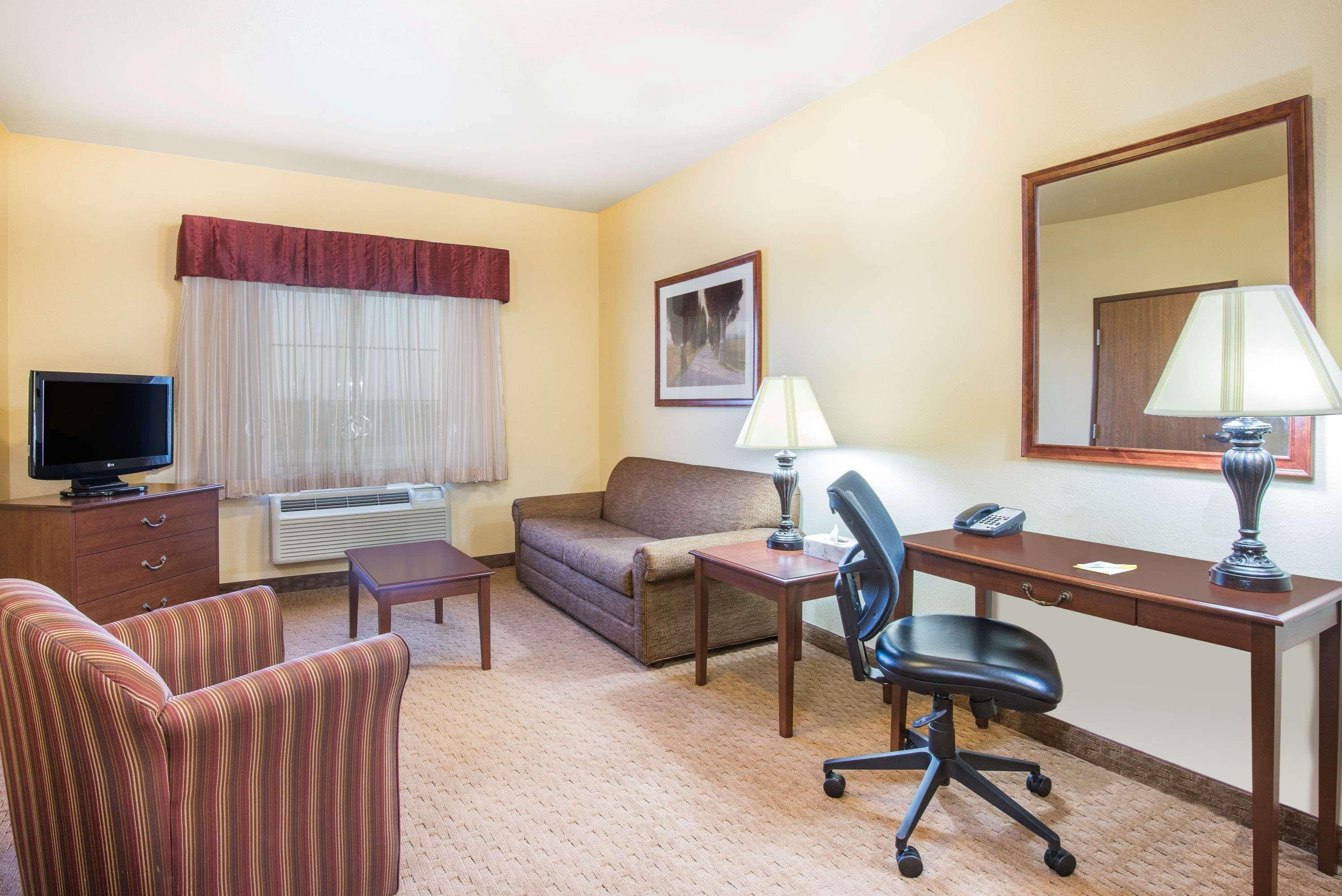 Days Inn By Wyndham Ellis Extérieur photo