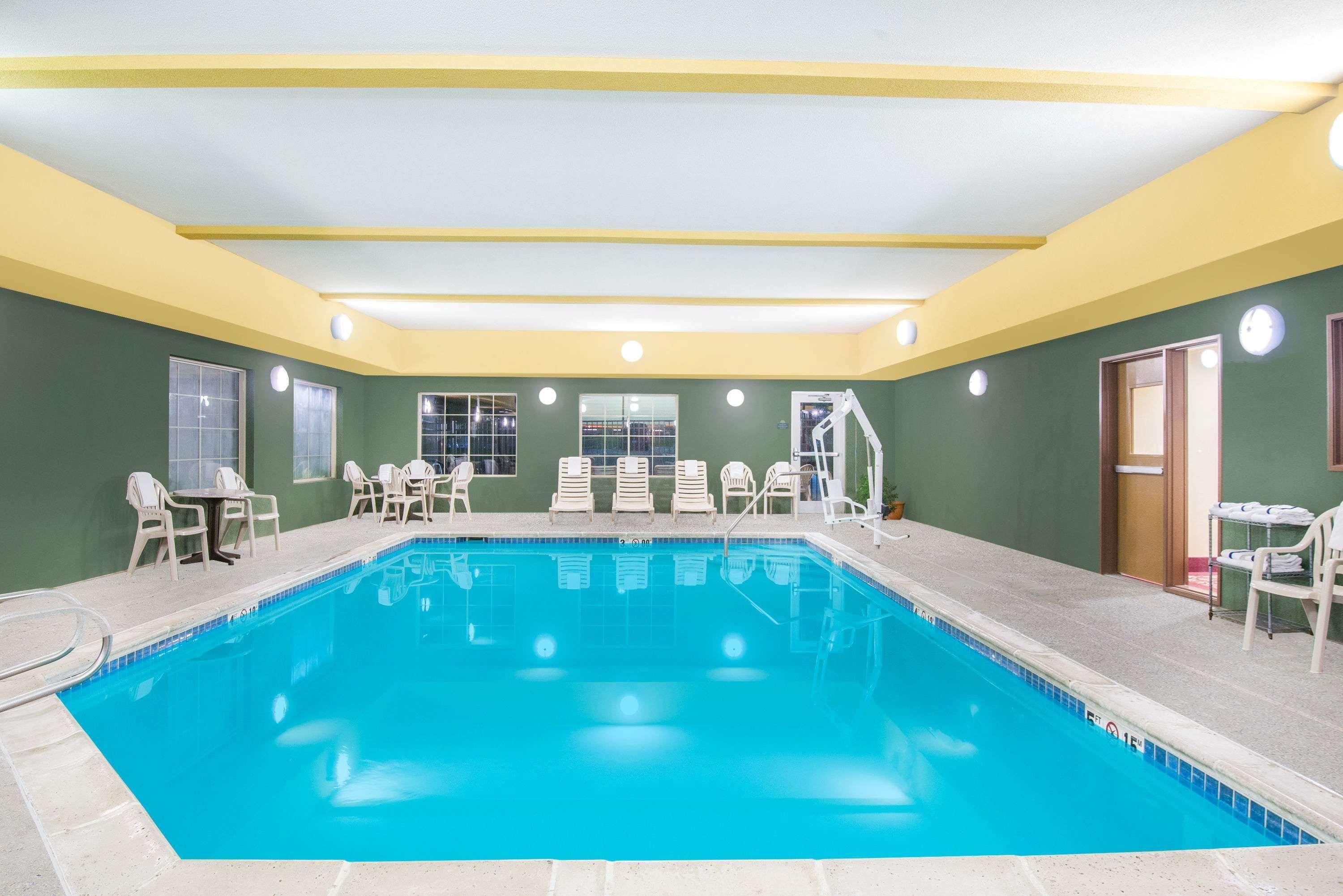 Days Inn By Wyndham Ellis Extérieur photo